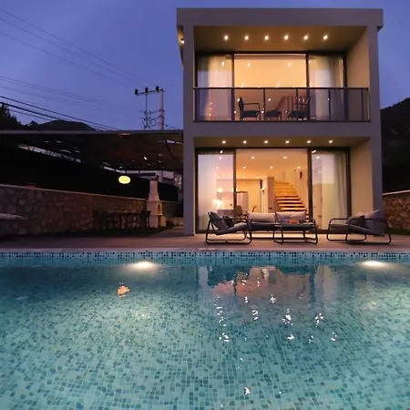 Mermaid. Doganin Icinde Size Ait Huzur Dolu, Modern Bir Ev. *